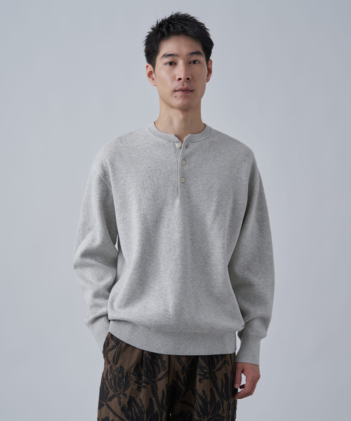 B.C STOCK（ベーセーストック）の「【ANTS & ELEPHANTS】2トーン スウェットライクヘンリーネックニット（ニット/セーター・メンズ・ブラック/グレー/グリーン/アイボリー/ベージュ系その他・MEDIUM/LARGE）」の4枚目の写真