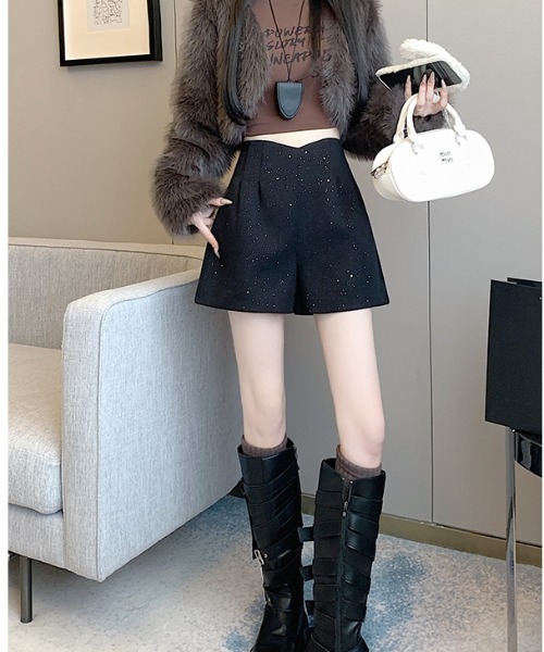 semuse(セミューズ)の「ラメハイウェストショートパンツ(その他パンツ・レディース・グレー/ブラック・M/S)」の6枚目の写真