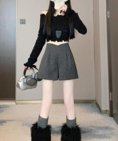 semuse(セミューズ)の「ラメハイウェストショートパンツ(その他パンツ・レディース・グレー/ブラック・M/S)」の12枚目の写真