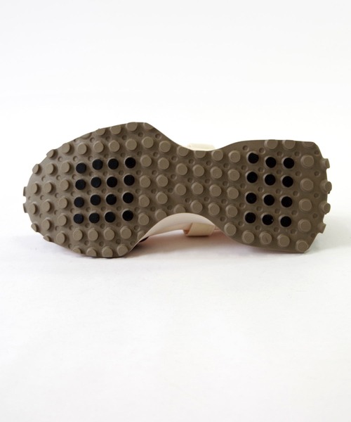 Minnetonka(ミネトンカ)の「【MINNETONKA/ミネトンカ】 メリージェーンスニーカー 25M06(スニーカー・レディース・ブラック/シルバー/ダークグレー/アイボリー・6/8/9/7/10)」の7枚目の写真