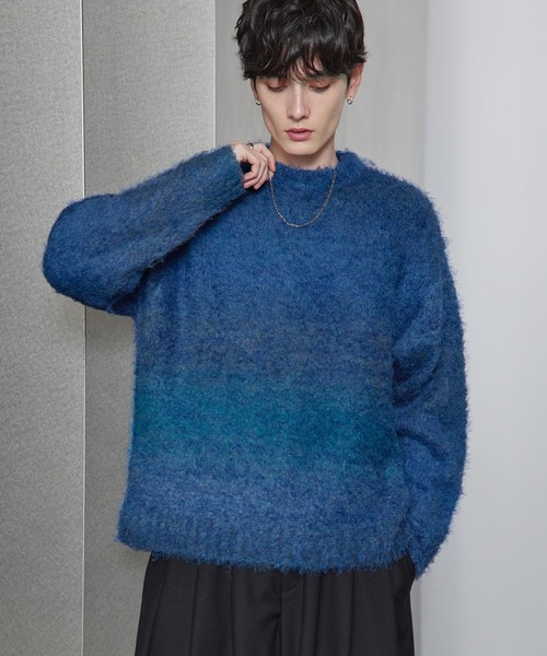 ASTRONOMY（アストロノミー）の「グラデーション起毛加工クルーネックニット（ニット/セーター・メンズ・グレー/ブルー/ブルー系2/テラコッタ/ブラック系2/ワイン/ダークブラウン/ブラック・S/M/L/XL）」の6枚目の写真