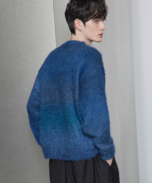 ASTRONOMY（アストロノミー）の「グラデーション起毛加工クルーネックニット（ニット/セーター・メンズ・グレー/ブルー/ブルー系2/テラコッタ/ブラック系2/ワイン/ダークブラウン/ブラック・S/M/L/XL）」の9枚目の写真