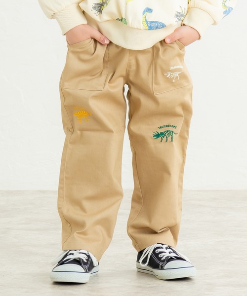 DILASH(ディラッシュ)の「恐竜刺繍ストレッチパンツ(その他パンツ・キッズ・グリーン/ベージュ・100/90/130/120/110)」の1枚目の写真