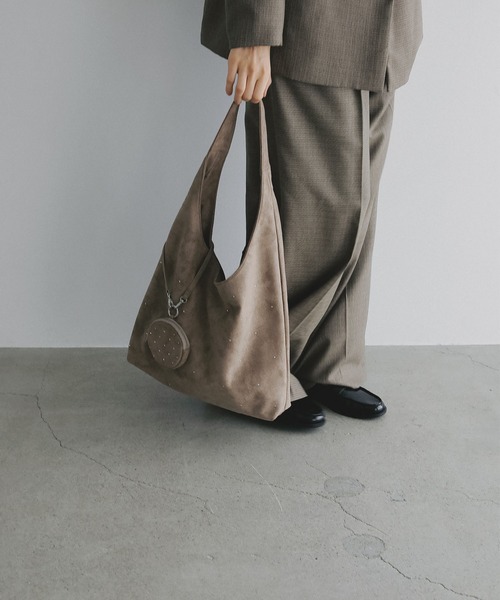 EFOLE(エフォル)の「【ZOZO限定】One shoulder suede bag/ワンショルダースエードバッグ(ショルダーバッグ・レディース・ブラウン/ベージュ・FREE)」の9枚目の写真