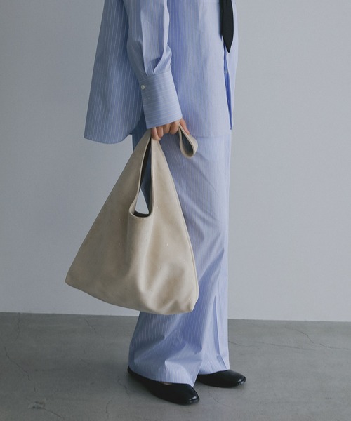 EFOLE(エフォル)の「【ZOZO限定】One shoulder suede bag/ワンショルダースエードバッグ(ショルダーバッグ・レディース・ブラウン/ベージュ・FREE)」の14枚目の写真