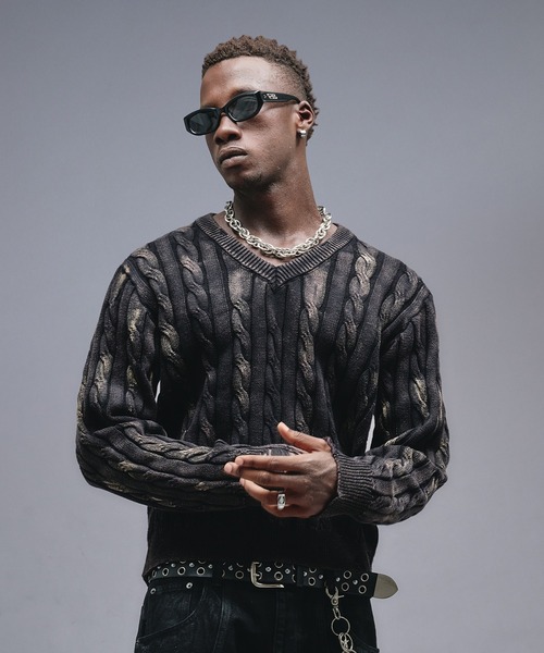 ANDER HUNK（アンダーハンク）の「Faded Cable V-neck Knit / フェードケーブルVネックニット（ニット/セーター・メンズ・ブラック/その他・MEDIUM/LARGE）」の2枚目の写真