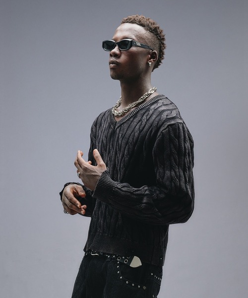 ANDER HUNK（アンダーハンク）の「Faded Cable V-neck Knit / フェードケーブルVネックニット（ニット/セーター・メンズ・ブラック/その他・MEDIUM/LARGE）」の5枚目の写真