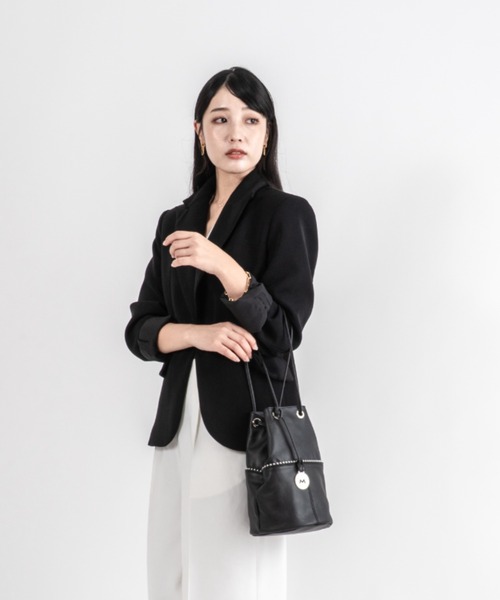 marco masi（マルコマージ）の「【MARCO MASI/マルコ・マージ】巾着　ショルダーバッグ　バケツバッグ　本革（ショルダーバッグ・レディース・シルバー/ベージュ系その他/ブラック・FREE）」の5枚目の写真