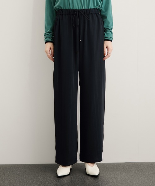 le cercle ADAM ET ROPE'(ルセルクルアダムエロペ)の「ラメストライプワイドパンツ/セットアップ対応(その他パンツ・レディース・チャコールグレー/ベージュ/ネイビー・FREE)」の12枚目の写真