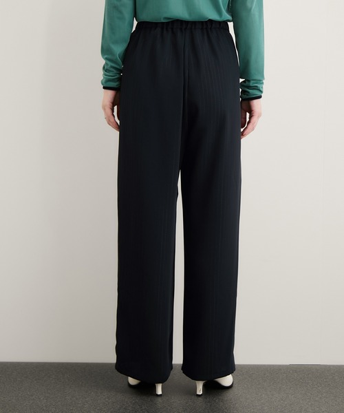 le cercle ADAM ET ROPE'(ルセルクルアダムエロペ)の「ラメストライプワイドパンツ/セットアップ対応(その他パンツ・レディース・チャコールグレー/ベージュ/ネイビー・FREE)」の14枚目の写真