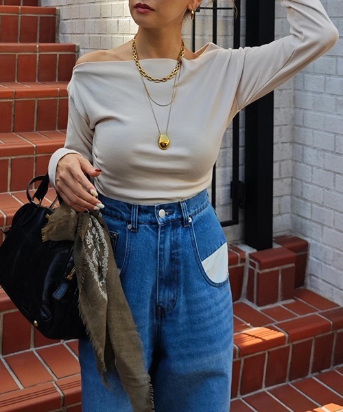 esutoreja（エストレジャ）の「ワンショルダーロングスリーブトップス（Tシャツ/カットソー・レディース・ベージュ/ブラック/アイボリー・FREE）」の3枚目の写真