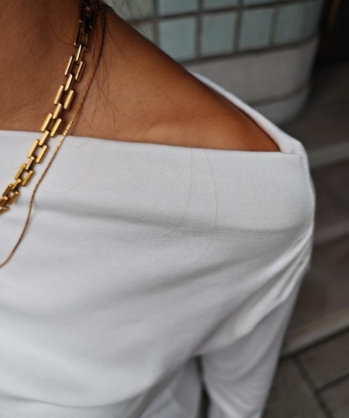 esutoreja（エストレジャ）の「ワンショルダーロングスリーブトップス（Tシャツ/カットソー・レディース・ベージュ/ブラック/アイボリー・FREE）」の18枚目の写真