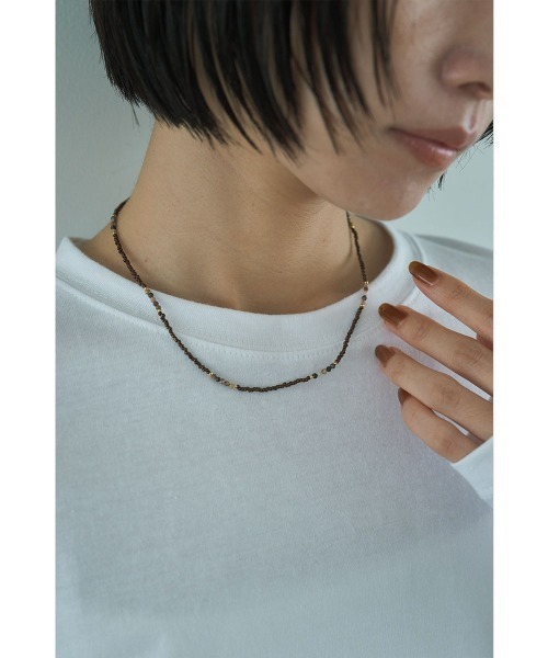 marjour（マージュール）の「BROWN MIX BEADS NECKLACE（ネックレス・レディース・ブラウン・FREE）」の3枚目の写真