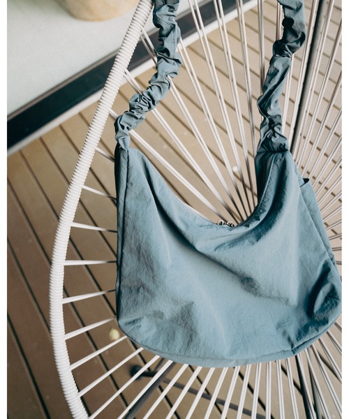 cii（シー）の「DRAW STRING SHOULDER BAG / ドロストショルダーバッグ（ショルダーバッグ・メンズ・チャコールグレー/ブラック/レッド・FREE）」の10枚目の写真