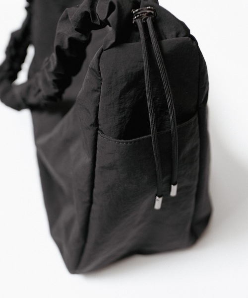 cii（シー）の「DRAW STRING SHOULDER BAG / ドロストショルダーバッグ（ショルダーバッグ・メンズ・チャコールグレー/ブラック/レッド・FREE）」の19枚目の写真