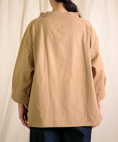 Brocante（ブロカント）の「[Brocante / ブロカント] 20/16オックス ペシュールスモック（シャツ/ブラウス・レディース・ベージュ/アイボリー/チャコールグレー・2）」の6枚目の写真