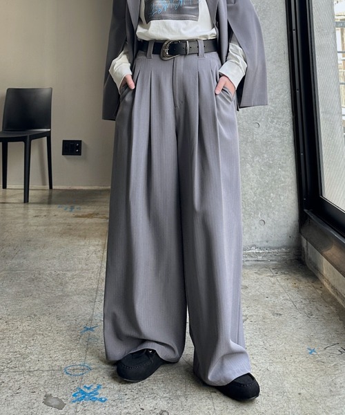 PAGEBOY(ページボーイ)の「イージーケアタックワイドパンツ 【セットアップ対応】(デニムパンツ・レディース・チャコールグレー/ブラック/グレイッシュベージュ・MEDIUM/SMALL)」の1枚目の写真