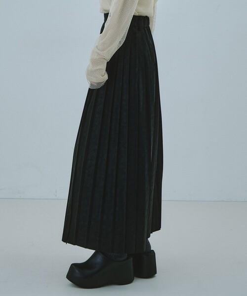 セール】【ブラック残りわずか！】Soft Leather Pleated SK
