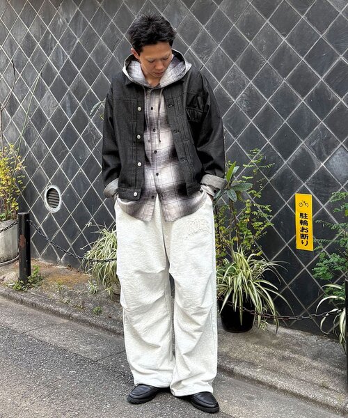 CIAOPANIC（チャオパニック）の「カットレイヤーロゴスタッズスウェットパンツ（その他パンツ・レディース・ネイビー/グレー・LARGE/MEDIUM）」の11枚目の写真