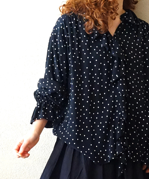 JOURNAL STANDARD LUXE（ジャーナルスタンダード　ラックス）の「Cu/Rローン フリルパフブラウス（シャツ/ブラウス・レディース・ブラック/ブラック系その他・FREE）」の9枚目の写真