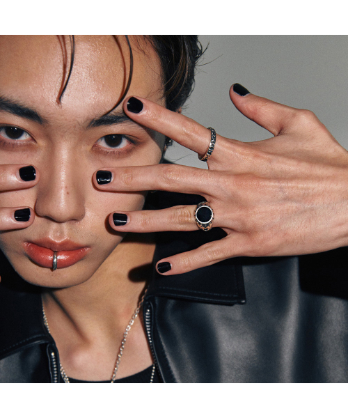 ANONYMOUS ARTISAN(アノニマスアルティザン)の「Heart Web Onyx Ring(リング・レディース・その他・12号/13号/14号/15号/16号/17号/18号/19号/20号/21号/27号/28/30/29号/23号/24号/25号/26号/22号)」の2枚目の写真