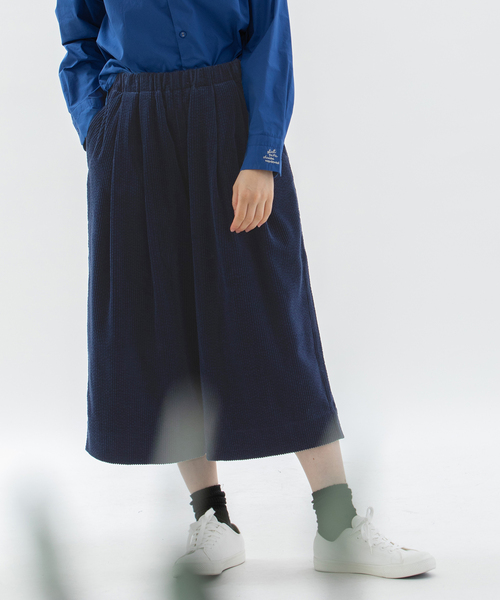 nop de nod(ノップドゥノッド)の「太コーデュロイクロップドタックパンツ(その他パンツ・レディース・アイボリー/ネイビー/ブルー系・M)」の2枚目の写真