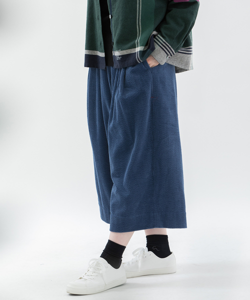 nop de nod(ノップドゥノッド)の「太コーデュロイクロップドタックパンツ(その他パンツ・レディース・アイボリー/ネイビー/ブルー系・M)」の19枚目の写真