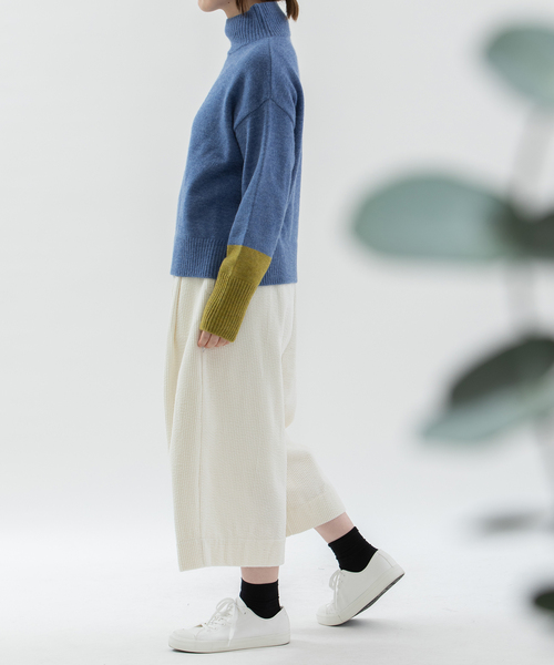 nop de nod(ノップドゥノッド)の「太コーデュロイクロップドタックパンツ(その他パンツ・レディース・アイボリー/ネイビー/ブルー系・M)」の14枚目の写真