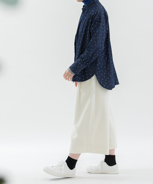 nop de nod(ノップドゥノッド)の「太コーデュロイクロップドタックパンツ(その他パンツ・レディース・アイボリー/ネイビー/ブルー系・M)」の9枚目の写真