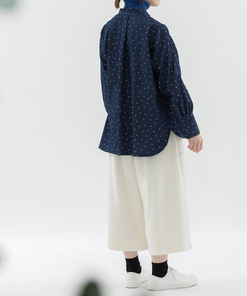nop de nod(ノップドゥノッド)の「太コーデュロイクロップドタックパンツ(その他パンツ・レディース・アイボリー/ネイビー/ブルー系・M)」の10枚目の写真