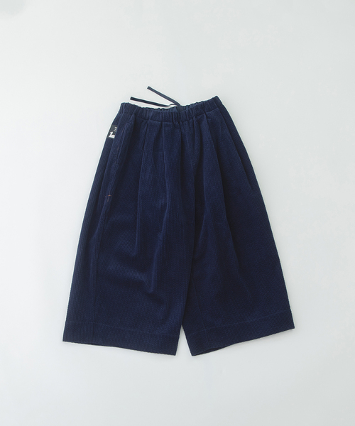 nop de nod(ノップドゥノッド)の「太コーデュロイクロップドタックパンツ(その他パンツ・レディース・アイボリー/ネイビー/ブルー系・M)」の11枚目の写真