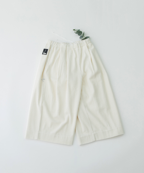 nop de nod(ノップドゥノッド)の「太コーデュロイクロップドタックパンツ(その他パンツ・レディース・アイボリー/ネイビー/ブルー系・M)」の5枚目の写真