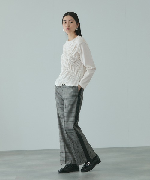 VICKY（ビッキー）の「ギャザーラインフロントカットソー≪洗濯機で洗える≫（Tシャツ/カットソー・レディース・ブラック/オフホワイト/グリーン・M）」の22枚目の写真