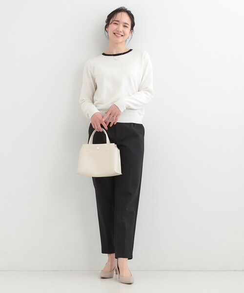 SHOO・LA・RUE（シューラルー）の「【洗濯機可/S-LL/アンサンブル可】シンプルきれい見え クルーネックニット（ニット/セーター・レディース・ベビーピンク/イエロー系その他/ブラック系2/ホワイト系3・04/03/02/01）」の11枚目の写真