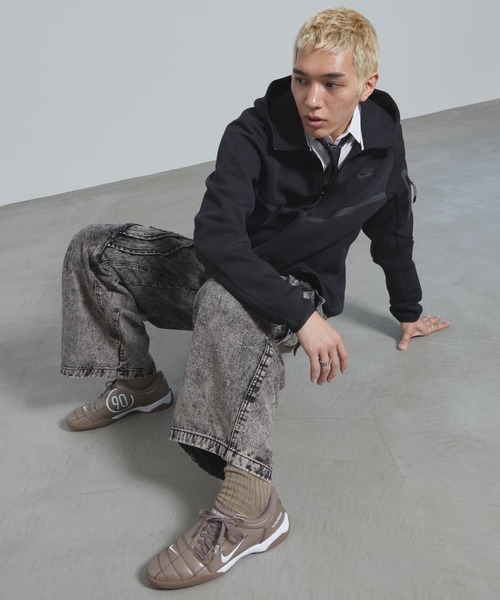 NIKE(ナイキ)の「ナイキ トータル 90 メンズシューズ / Nike Total 90 Men's Shoes HQ2851-202 Mink Brown(スニーカー・メンズ・ブラウン系その他・25.5/26/26.5/27/27.5/28/29.5/24/24.5/25/28.5/29/30)」の2枚目の写真
