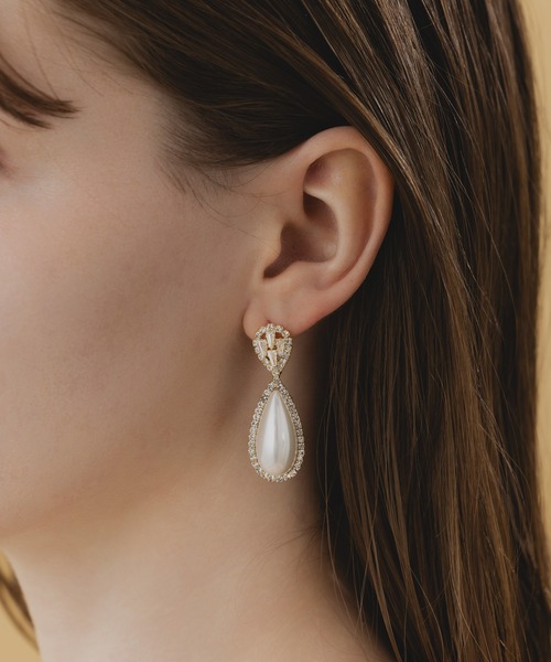 LA MUe(ラミュー)の「【LA MUE】シルバー925ポスト パール×ビジュー ドロップピアス(ピアス(両耳用)・レディース・ゴールド/シルバー・FREE)」の2枚目の写真