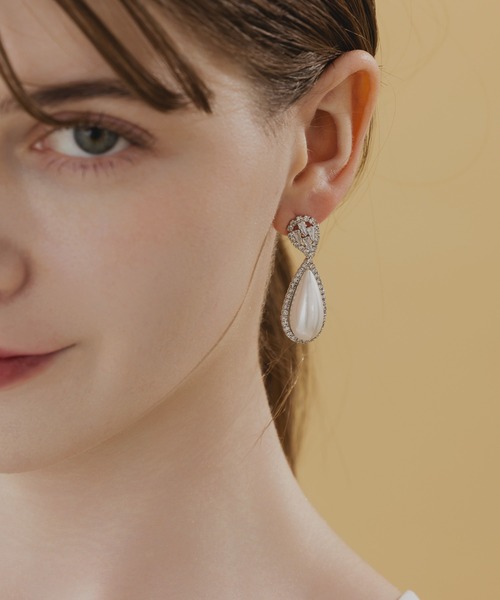 LA MUe(ラミュー)の「【LA MUE】シルバー925ポスト パール×ビジュー ドロップピアス(ピアス(両耳用)・レディース・ゴールド/シルバー・FREE)」の3枚目の写真