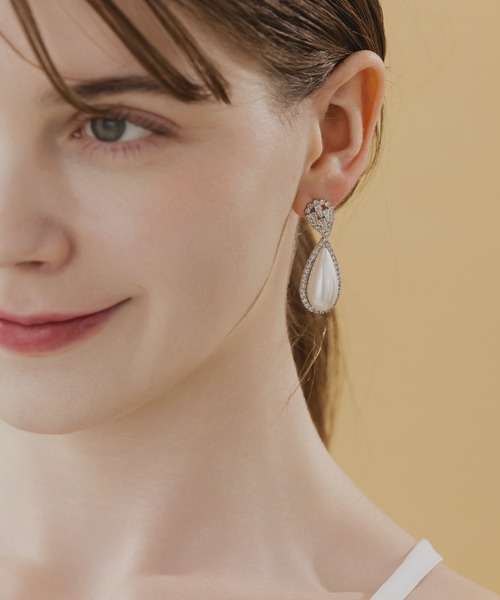 LA MUe(ラミュー)の「【LA MUE】シルバー925ポスト パール×ビジュー ドロップピアス(ピアス(両耳用)・レディース・ゴールド/シルバー・FREE)」の15枚目の写真