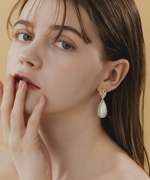 LA MUe(ラミュー)の「【LA MUE】シルバー925ポスト パール×ビジュー ドロップピアス(ピアス(両耳用)・レディース・ゴールド/シルバー・FREE)」の14枚目の写真