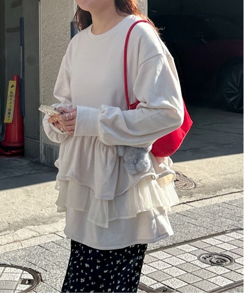 PILIT(ピリット)の「ティアードペプラムトップス(Tシャツ/カットソー・レディース・アイボリー/ブラック・MEDIUM)」の3枚目の写真