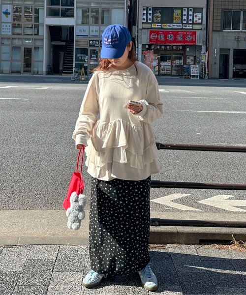 PILIT(ピリット)の「ティアードペプラムトップス(Tシャツ/カットソー・レディース・アイボリー/ブラック・MEDIUM)」の11枚目の写真