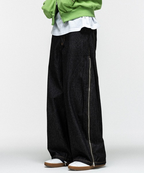 ILL'S(イルズ)の「2way SIDE ZIP BARREL-LEG DENIM PANTS / 2wayサイドジップバレルレッグデニムパンツ バギーパンツ ワイド サイドライン メンズ レディース ユニセックス(デニムパンツ・メンズ・ブラック/グレー/ブルー・M/L)」の6枚目の写真