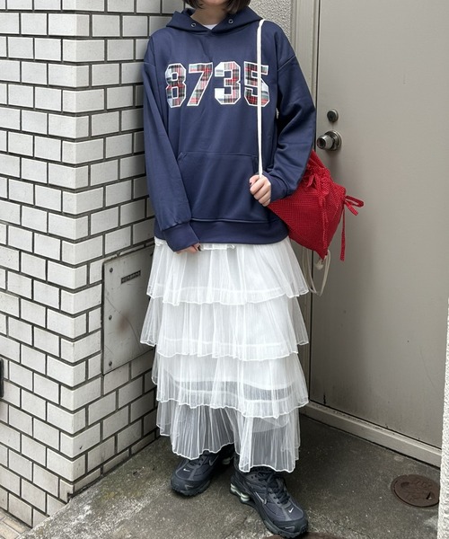 LAC-VERT（ラック・ヴェール）の「チェック柄ナンバリングフーディー（パーカー・レディース・グレー/ネイビー・FREE）」の7枚目の写真