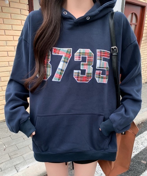 LAC-VERT（ラック・ヴェール）の「チェック柄ナンバリングフーディー（パーカー・レディース・グレー/ネイビー・FREE）」の20枚目の写真
