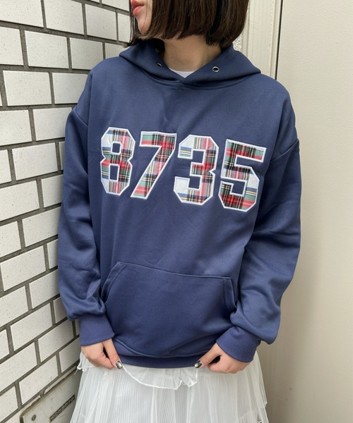 LAC-VERT（ラック・ヴェール）の「チェック柄ナンバリングフーディー（パーカー・レディース・グレー/ネイビー・FREE）」の14枚目の写真