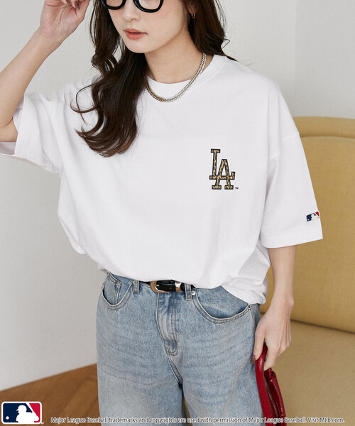 PUBLUX(パブリュクス)の「PUBLUX/パブリュクス <機能性素材>別注MLB レオパード柄 ロゴ Tシャツ 限定展開(Tシャツ/カットソー・メンズ・ブラック/オフホワイト/ネイビー/ライトグレー/ホワイト/ブラウン・S/L/M)」の1枚目の写真