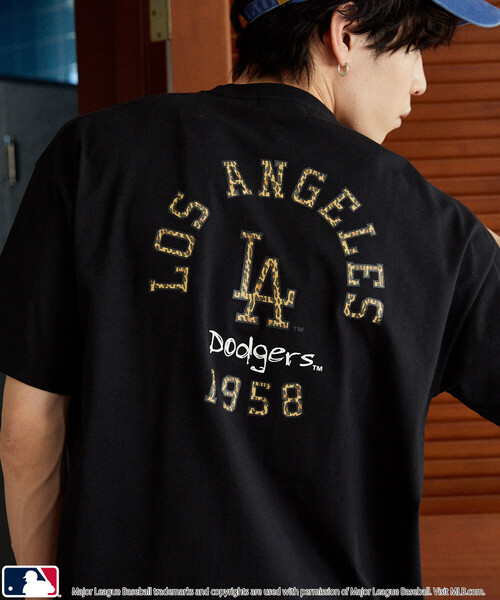 PUBLUX(パブリュクス)の「PUBLUX/パブリュクス <機能性素材>別注MLB レオパード柄 ロゴ Tシャツ 限定展開(Tシャツ/カットソー・メンズ・ブラック/オフホワイト/ネイビー/ライトグレー/ホワイト/ブラウン・S/L/M)」の3枚目の写真