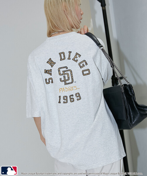 PUBLUX(パブリュクス)の「PUBLUX/パブリュクス <機能性素材>別注MLB レオパード柄 ロゴ Tシャツ 限定展開(Tシャツ/カットソー・メンズ・ブラック/オフホワイト/ネイビー/ライトグレー/ホワイト/ブラウン・S/L/M)」の12枚目の写真