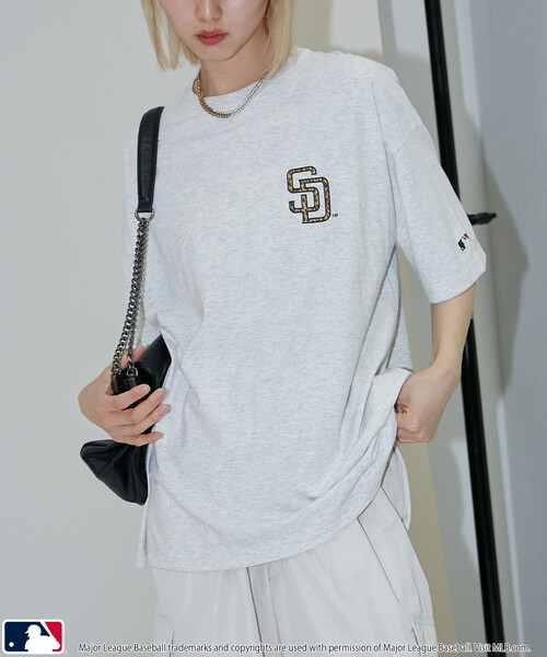 PUBLUX(パブリュクス)の「PUBLUX/パブリュクス <機能性素材>別注MLB レオパード柄 ロゴ Tシャツ 限定展開(Tシャツ/カットソー・メンズ・ブラック/オフホワイト/ネイビー/ライトグレー/ホワイト/ブラウン・S/L/M)」の13枚目の写真