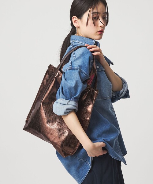 BINDU（ビンドゥー）の「【別注】＜BINDU＞メタリック トートバッグ（トートバッグ・レディース・シルバー/ブラウン系/ゴールド・FREE）」の6枚目の写真